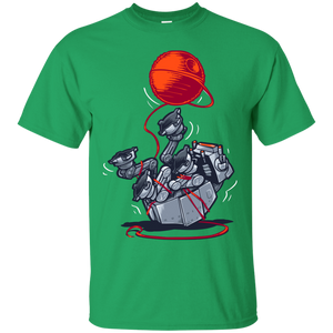 Cat-At Loves Yarn! T-Shirt